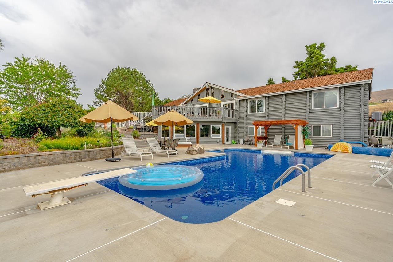 Pool, Hot Tub And Sport Court Private Pool in Prosser Swimply